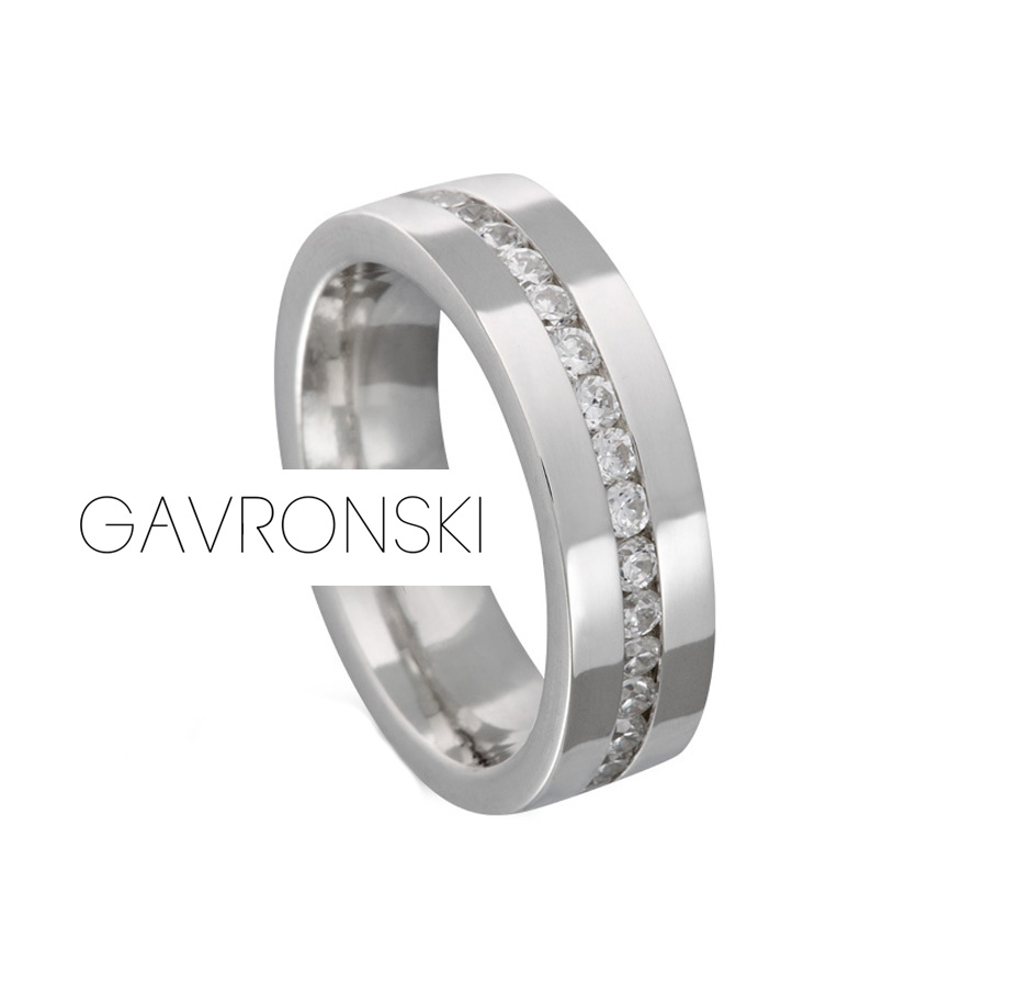 Aliança de Prata Reta Cravejada no centro