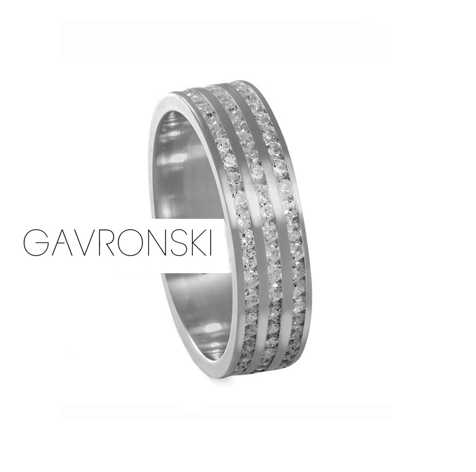 Aliança de Prata Reta com 3 FrisoS Cravejados